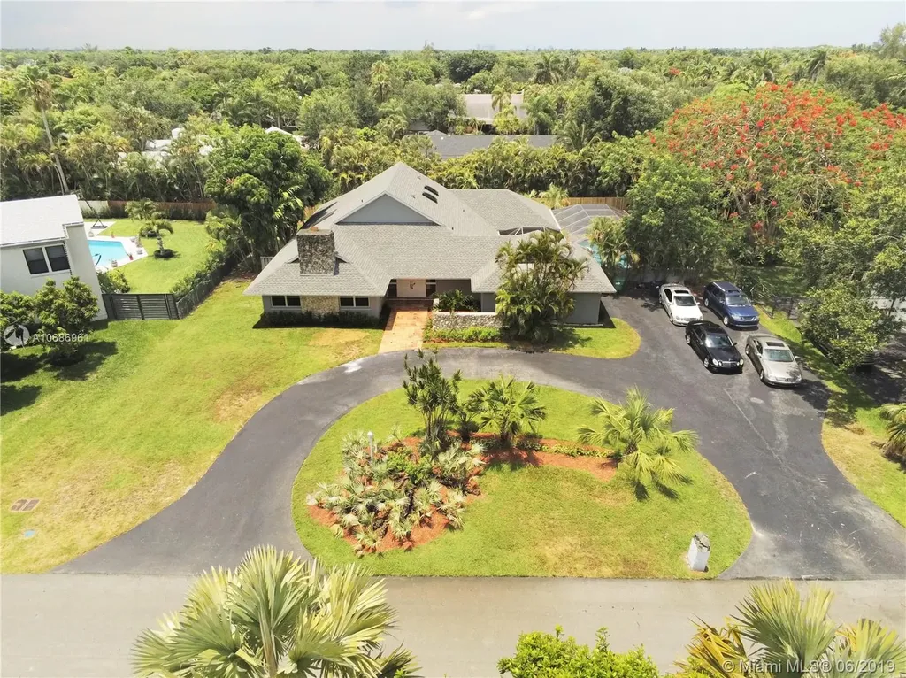 7625 SW 179th Terrace Palmetto Bay FL 33157