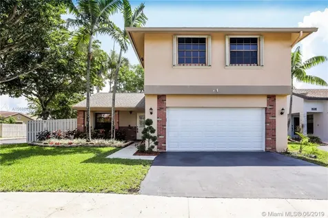1030 Meadowwood Terrace Davie FL 33325