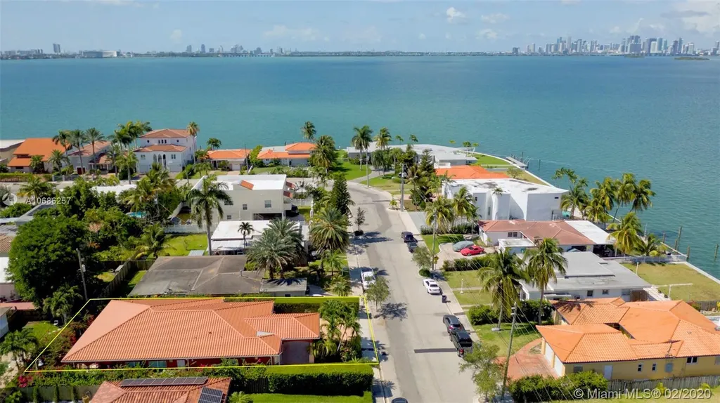 7517 W Treasure Drive North Bay Village FL 33141