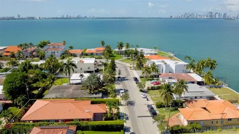 7517 W Treasure Drive North Bay Village FL 33141
