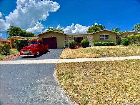 6631 SW 8th Street Pembroke Pines FL 33023