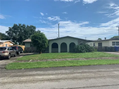 6711 Allen Street Hollywood FL 33024