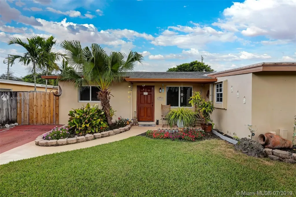 6710 Douglas Street Hollywood FL 33024