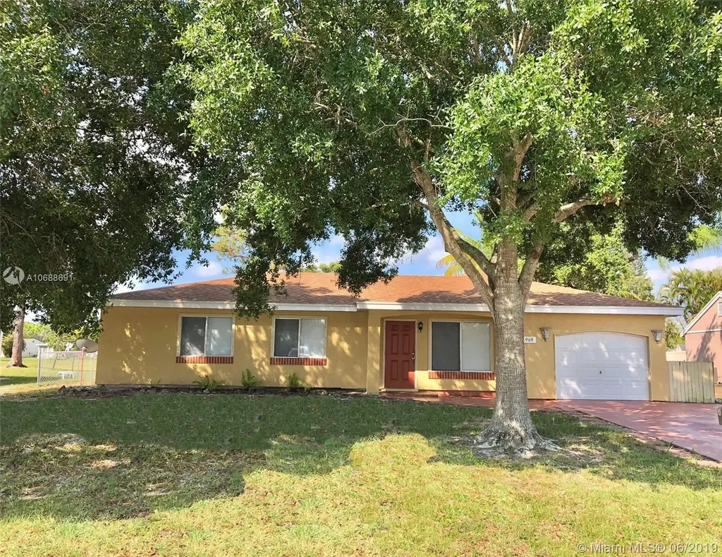1969 SE Redwing Circle Port St. Lucie FL 34952