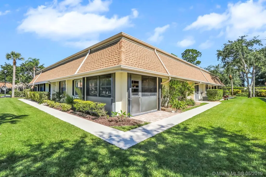 102 Half Moon Circle Jupiter FL 33458