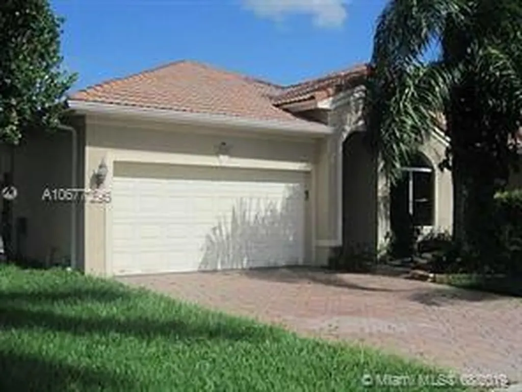 5032 Pebblebrook Terrace Coconut Creek FL 33073