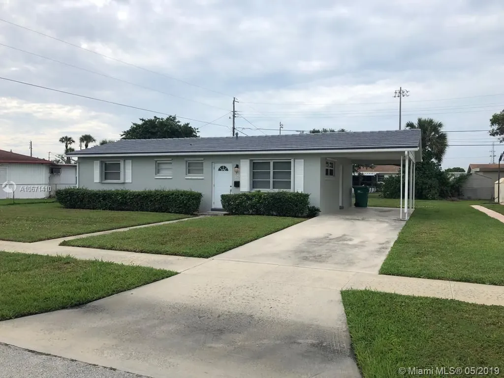 571 W 35th Street Riviera Beach FL 33404
