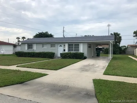 571 W 35th Street Riviera Beach FL 33404