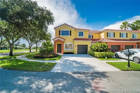 2042 SW 104th Avenue Miramar FL 33025