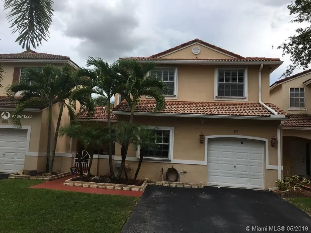 951 SW 178th Way Pembroke Pines FL 33029