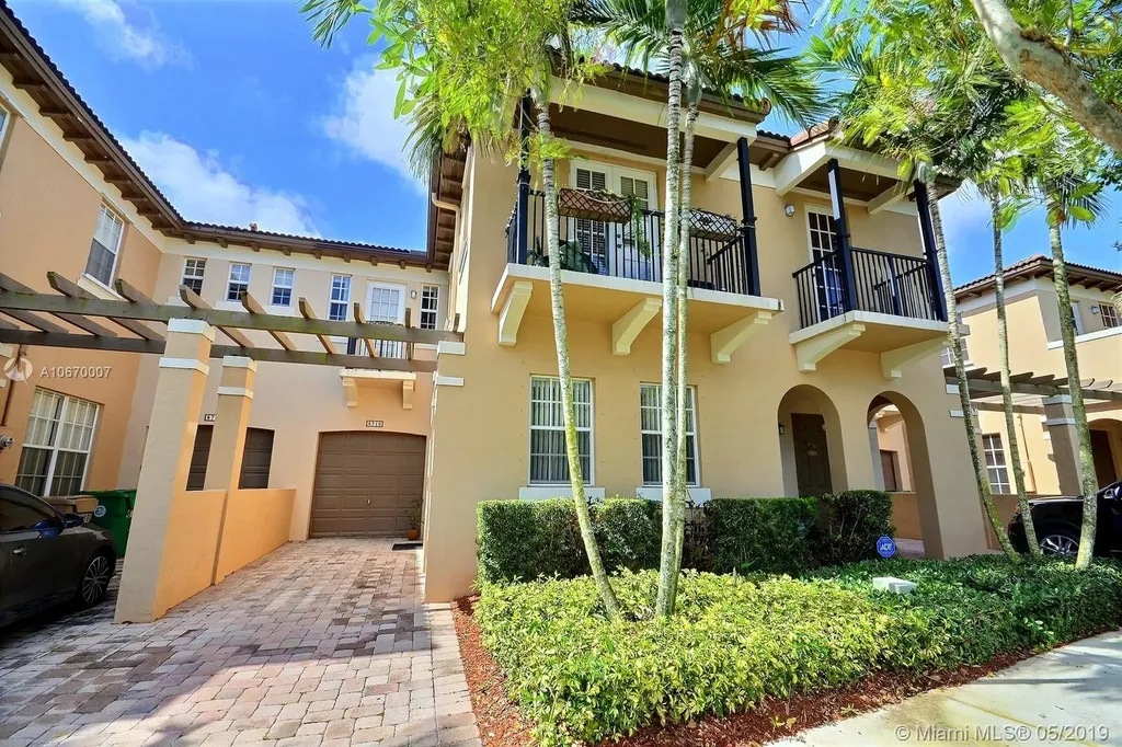 8710 Blaze Court Davie FL 33328