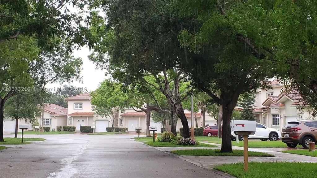 5910 SW 99th Terrace Cooper City FL 33328