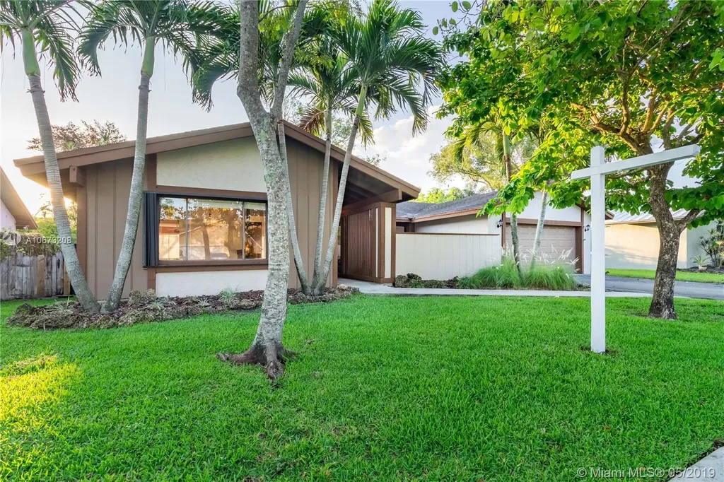 10255 SW 131st Court Miami FL 33186