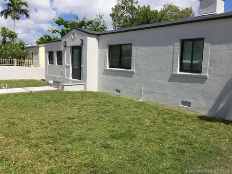 1041 NW 41st Street Miami FL 33127