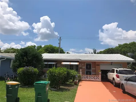 6812 NW 57th Court Tamarac FL 33321