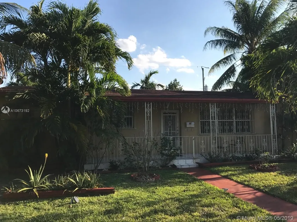 754 W 40th Place Hialeah FL 33012