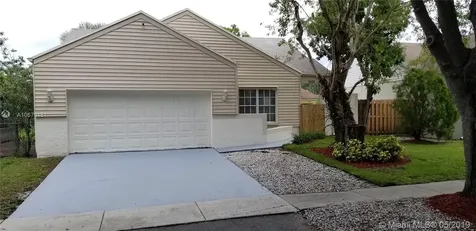 1021 SW 85th Terrace Pembroke Pines FL 33025