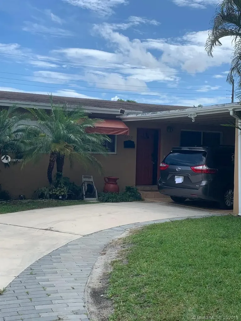 6650 NW 41st Street Virginia Gardens FL 33166