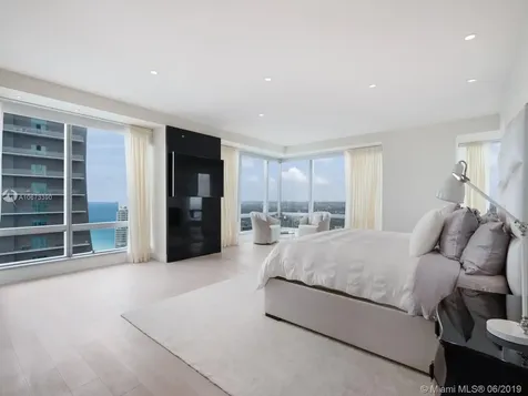 1425 Brickell Avenue Miami FL 33131