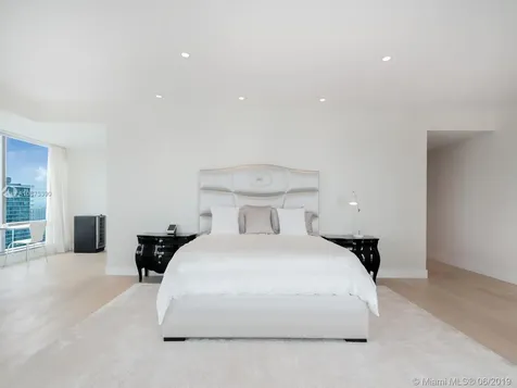 1425 Brickell Avenue Miami FL 33131