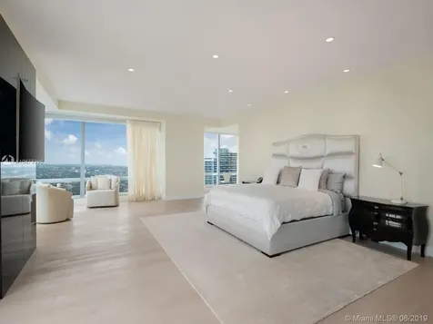 1425 Brickell Avenue Miami FL 33131