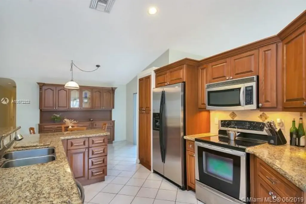 1961 S Landing Way Weston FL 33326