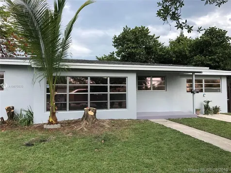 9410 Jamaica Drive Cutler Bay FL 33189