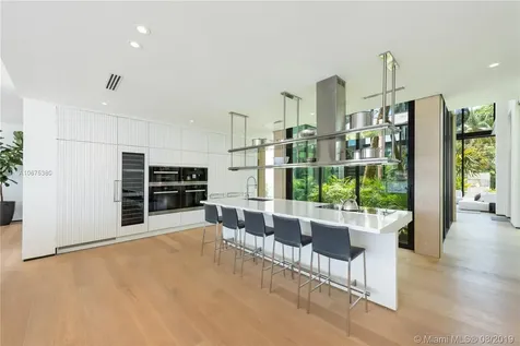 38 S Hibiscus Drive Miami Beach FL 33139