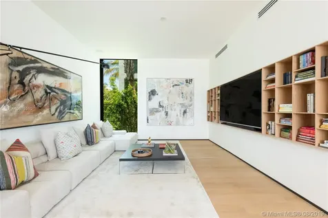 38 S Hibiscus Drive Miami Beach FL 33139