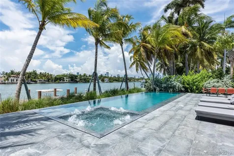 38 S Hibiscus Drive Miami Beach FL 33139