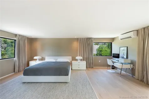 38 S Hibiscus Drive Miami Beach FL 33139