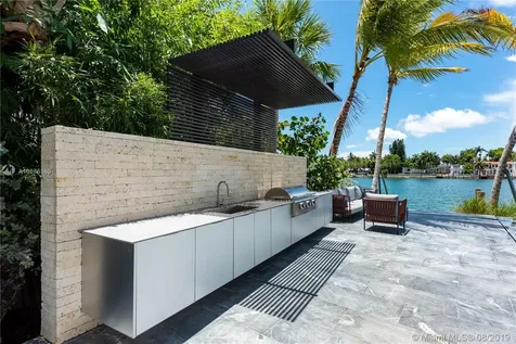 38 S Hibiscus Drive Miami Beach FL 33139