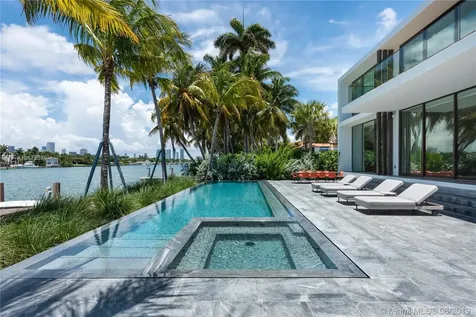 38 S Hibiscus Drive Miami Beach FL 33139