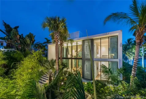 38 S Hibiscus Drive Miami Beach FL 33139