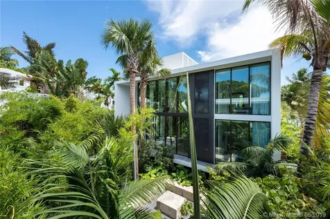 38 S Hibiscus Drive Miami Beach FL 33139