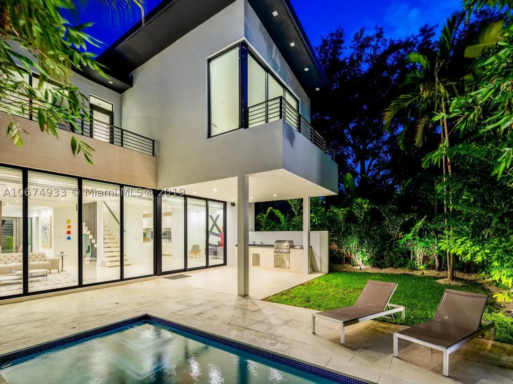 2475 Lincoln Avenue Miami FL 33133