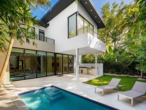 2475 Lincoln Avenue Miami FL 33133