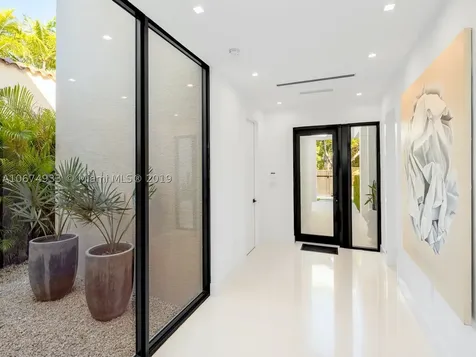 2475 Lincoln Avenue Miami FL 33133