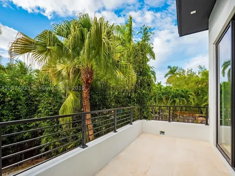 2475 Lincoln Avenue Miami FL 33133