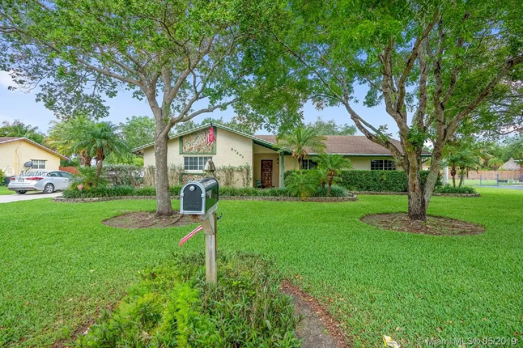 27301 SW 164th Court Homestead FL 33031