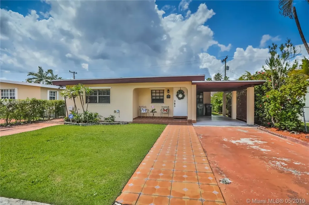 6440 SW 39th Terrace Miami FL 33155