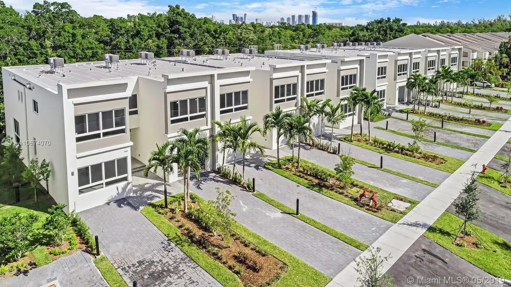2463 NE 135th Street North Miami FL 33181