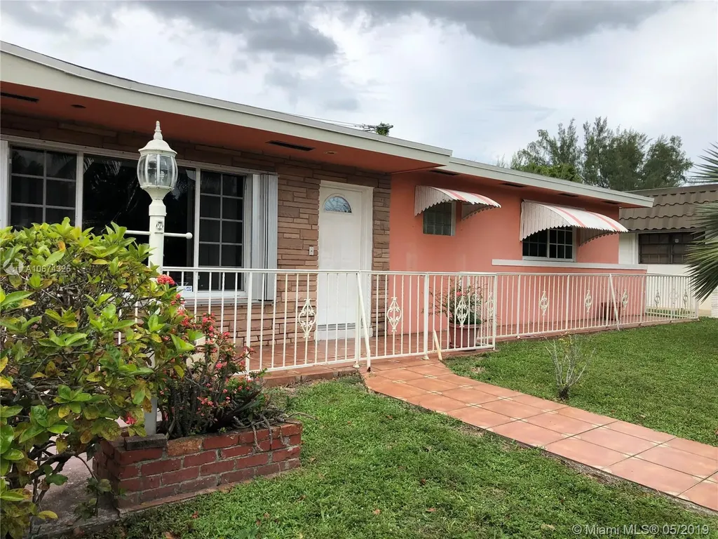 305 NE 122nd Street North Miami FL 33161