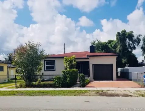 2912 NW 49th Street Miami FL 33142