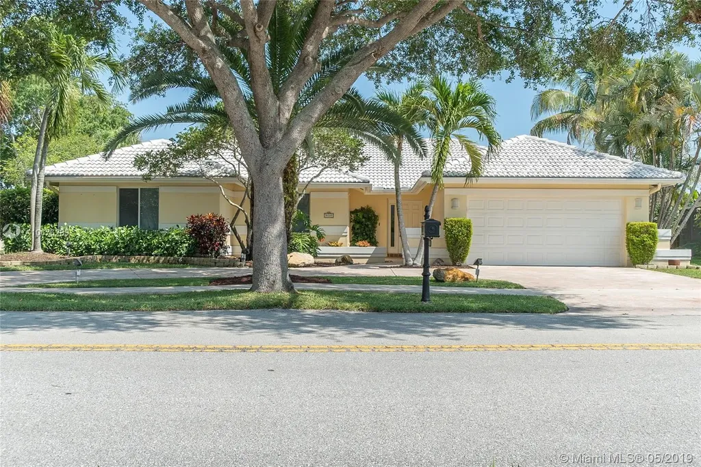 9185 Old Orchard Road Davie FL 33328