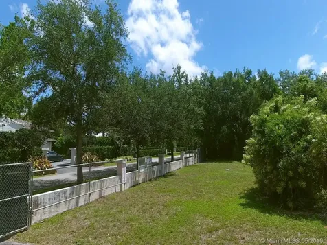 6250 SW 98th Street Pinecrest FL 33156