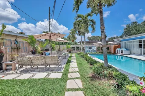 18530 NE 20th Court North Miami Beach FL 33179