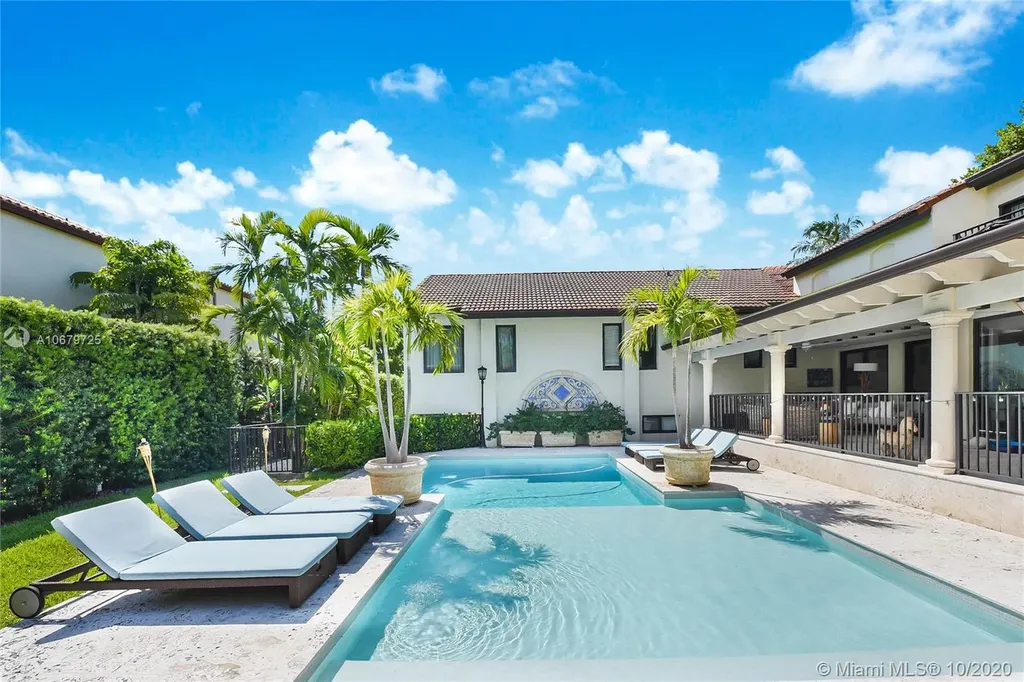7133 W Lago Drive Coral Gables FL 33143