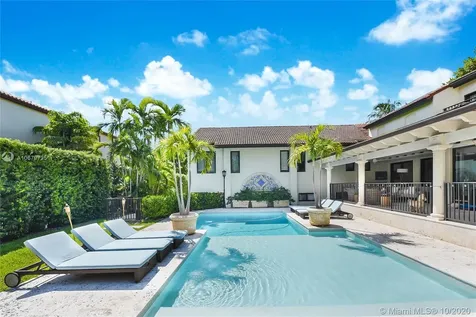 7133 W Lago Drive Coral Gables FL 33143