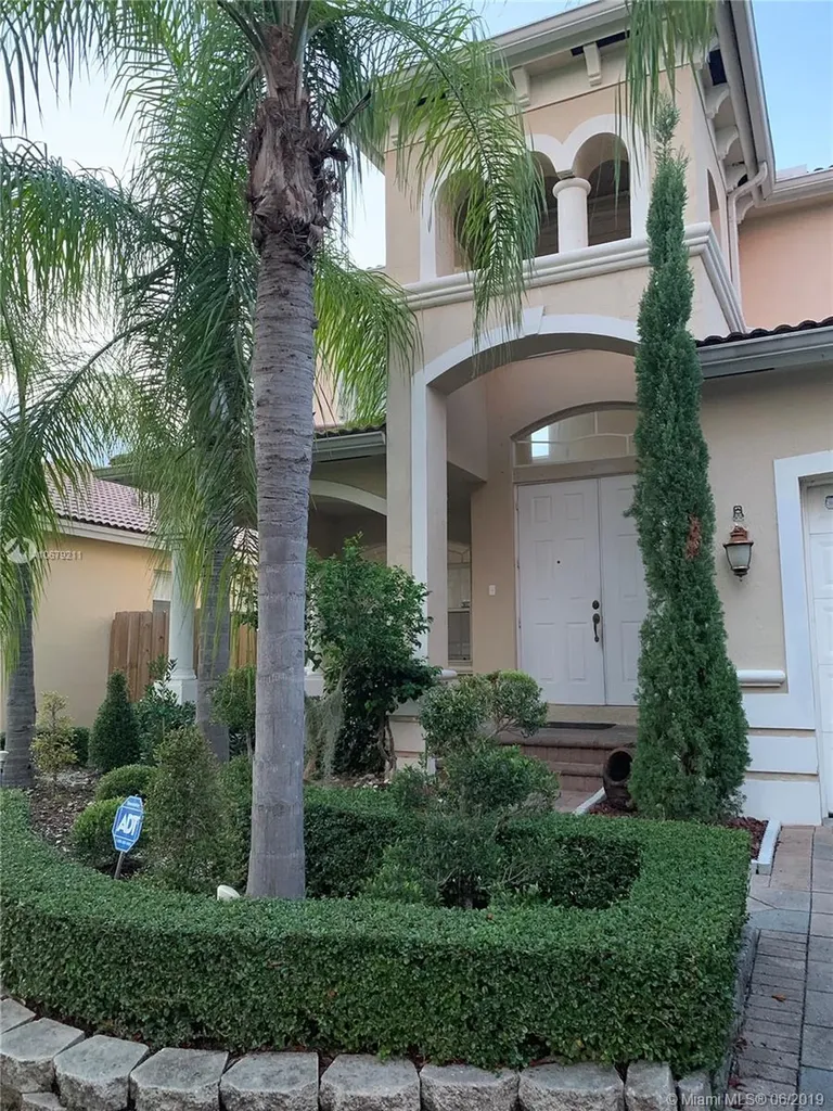 8943 SW 206th Street Cutler Bay FL 33189